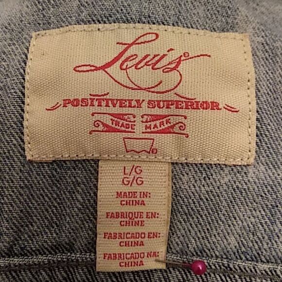 TR Levi's Positively Superior Acid Wash - EUC - Picture 6 of 7